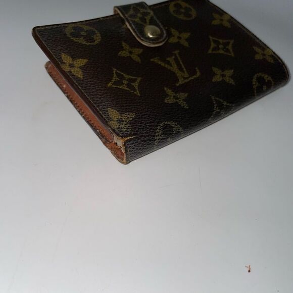 Authentic Louis Vuitton Monogram Kisslock Wallet - Picture 6 of 8